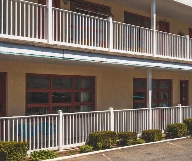 O Sullivan S On The Lake Motel