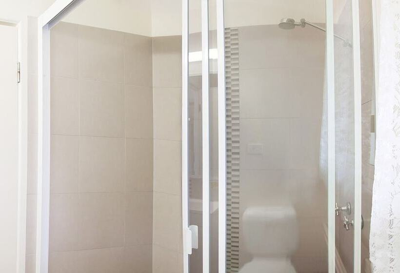 منتجع Cairns Crystal Cascades Holiday Park