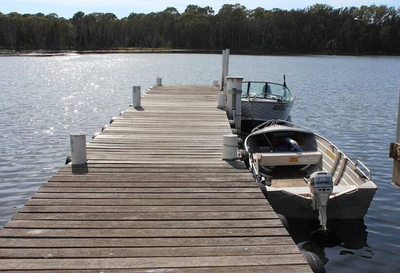 منتجع Regatta Point Holiday Park