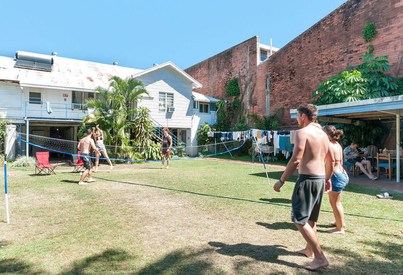 فندق صغير Reef Backpackers