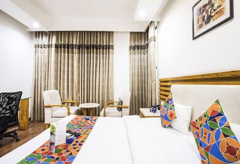 Fabhotel Grd Dlf Square