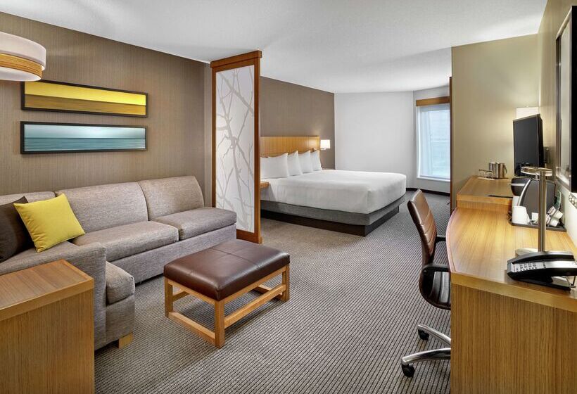 בית מלון כפרי Doubletree By Hilton Edmonton Downtown
