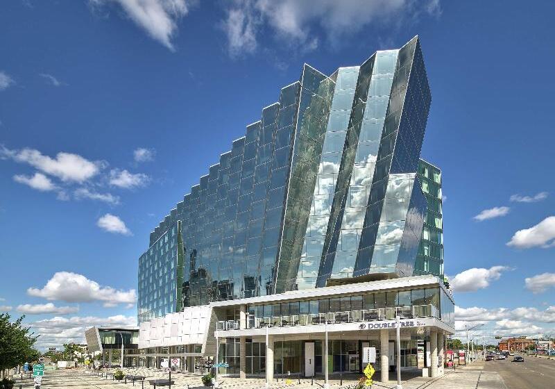 בית מלון כפרי Doubletree By Hilton Edmonton Downtown