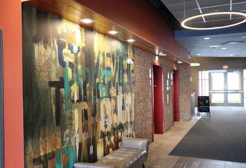 هتل Pier B Resort