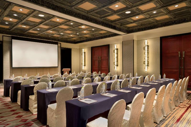 هتل Shangrila Resort Shangrila