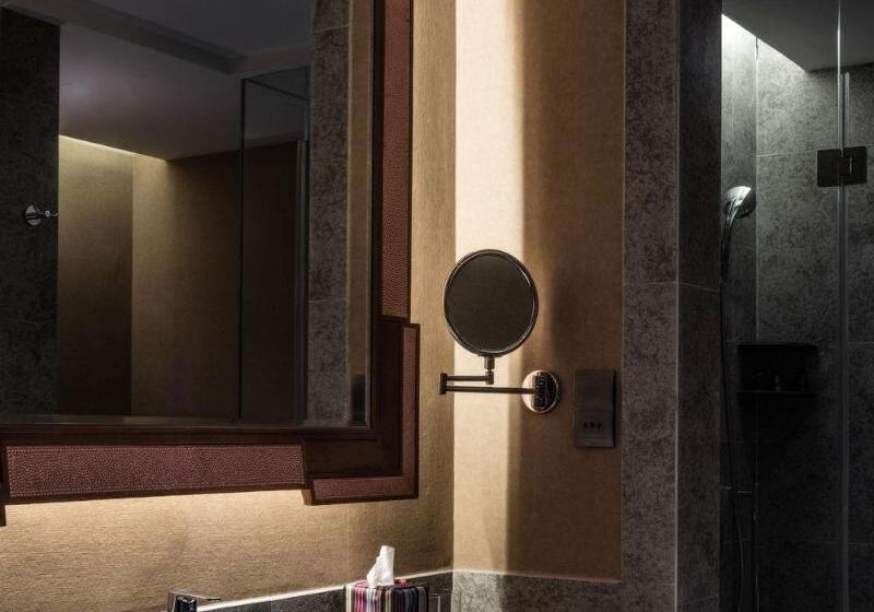 هتل Shangrila Resort Shangrila