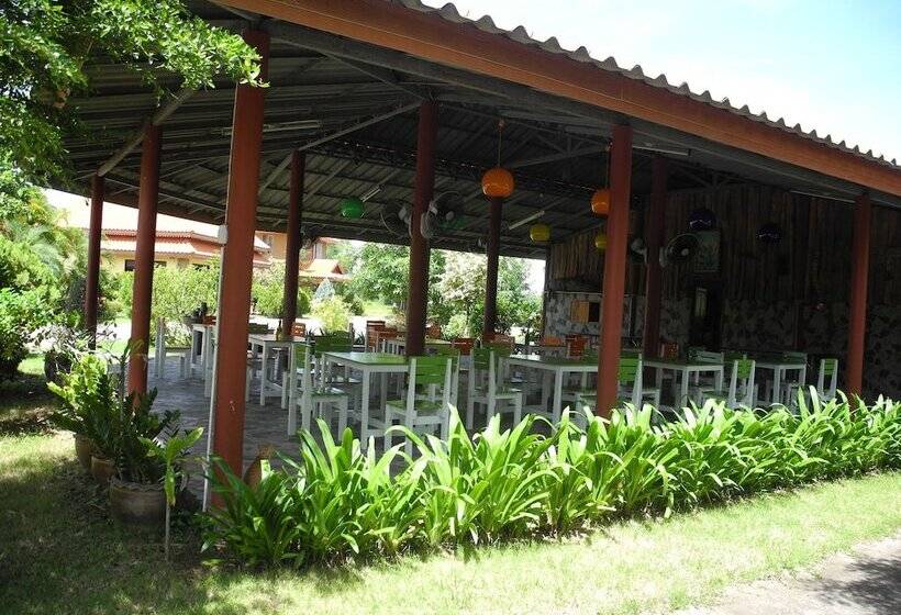 هتل The Garden Resort Nongkhai