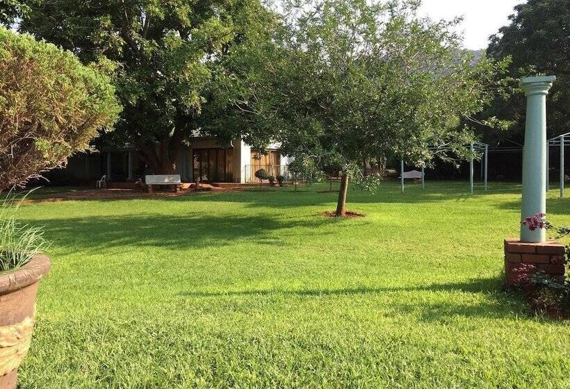 ペンション Gatz Guest House