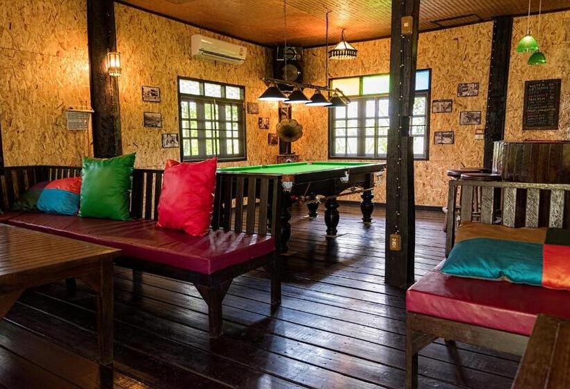 پانسیون Little Village Chiang Mai