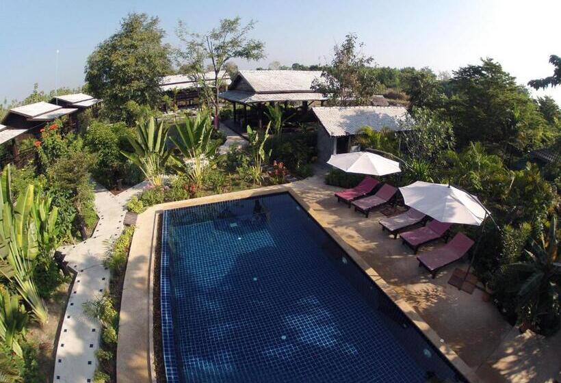 پانسیون Little Village Chiang Mai