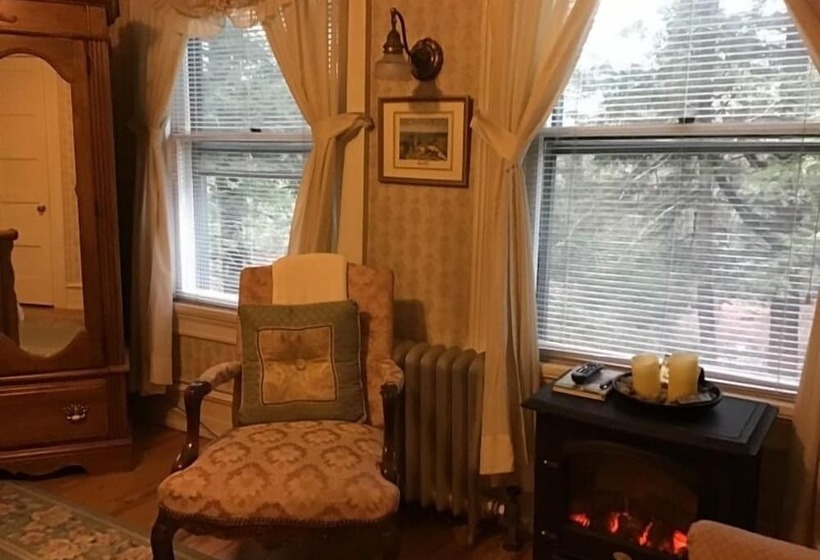 مبيت وإفطار Brookview Manor Inn