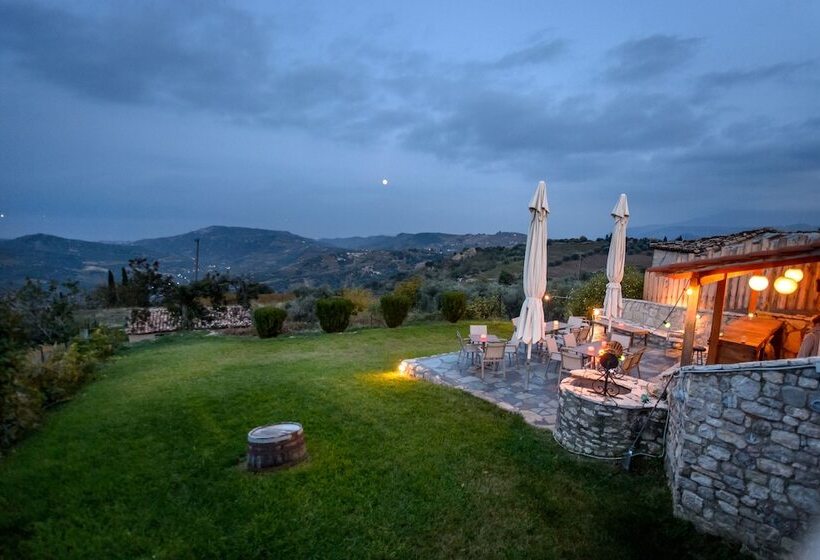 ベッドアンドブレックファースト Gerofotis Traditional Guesthouse Est 1892   Close To Aigio, Akoli, Selianitika