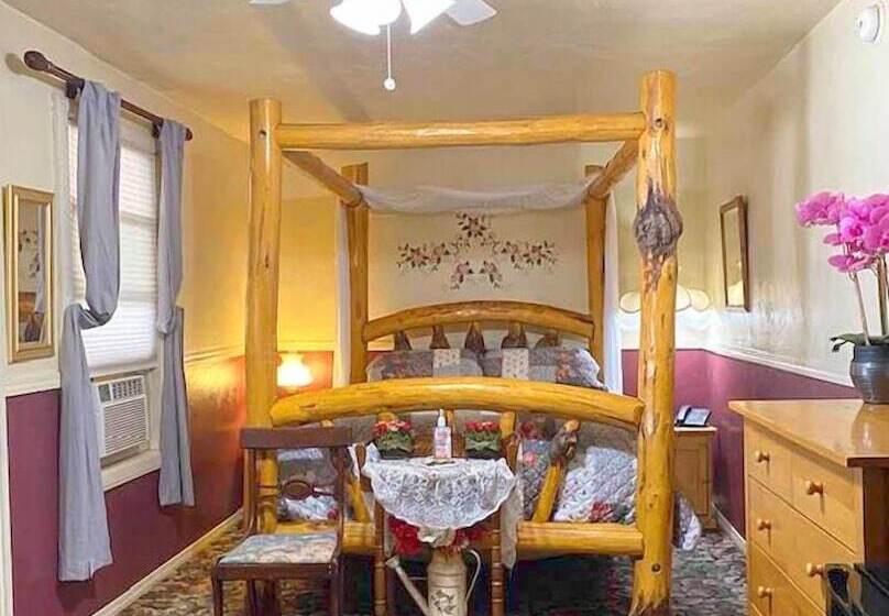 فندق Dawson House Lodge