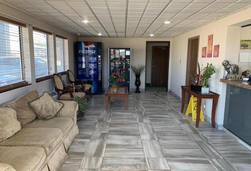 Отель Econo Inn