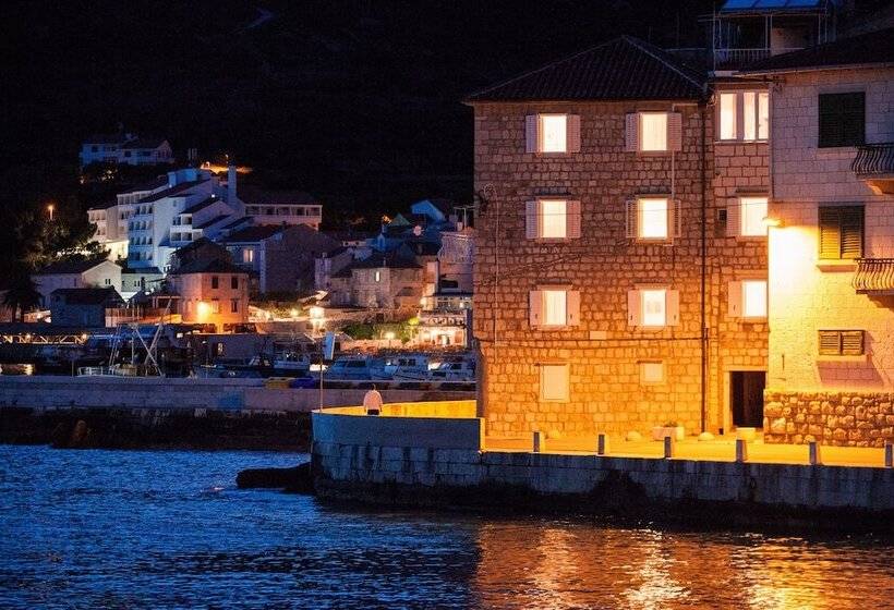 ホテル Apartments And Rooms By The Sea Komiza, Vis   2431
