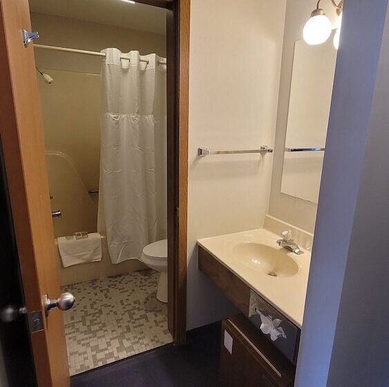 فندق على الطريق Lumberjack Inn