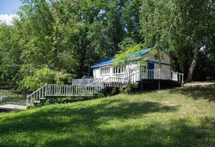 منتجع Alye Parusa