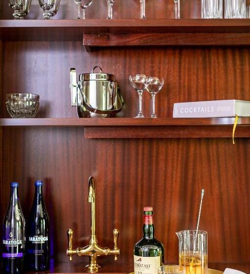 客栈  The Weston