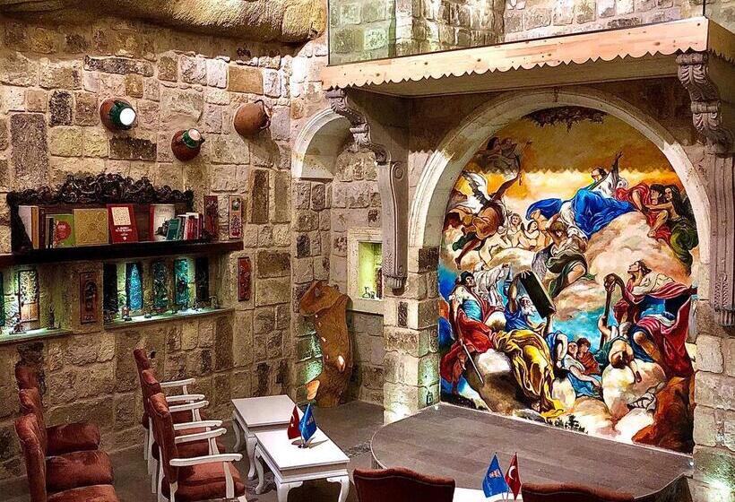 هتل Elika Cave Suites & Spa