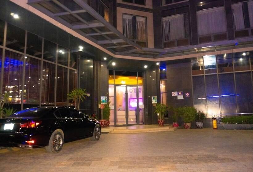 Airport Golden Tulip Hotel