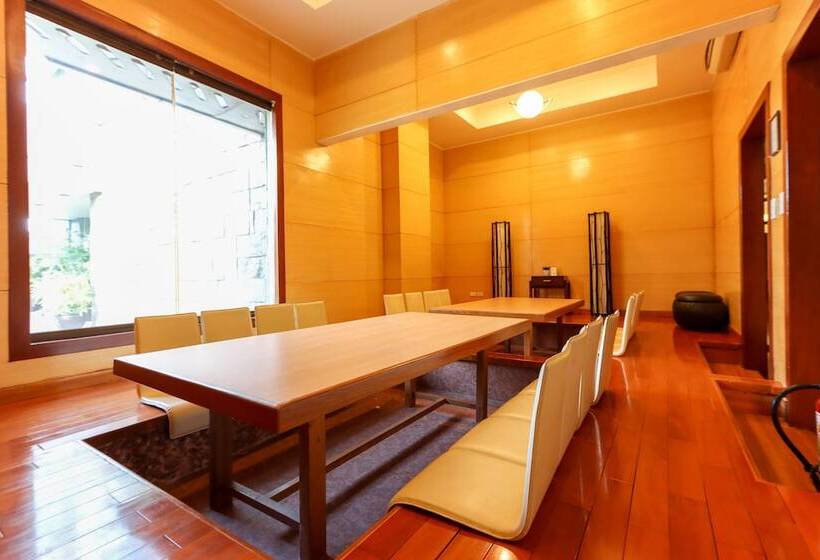 فندق Paseo Premiere