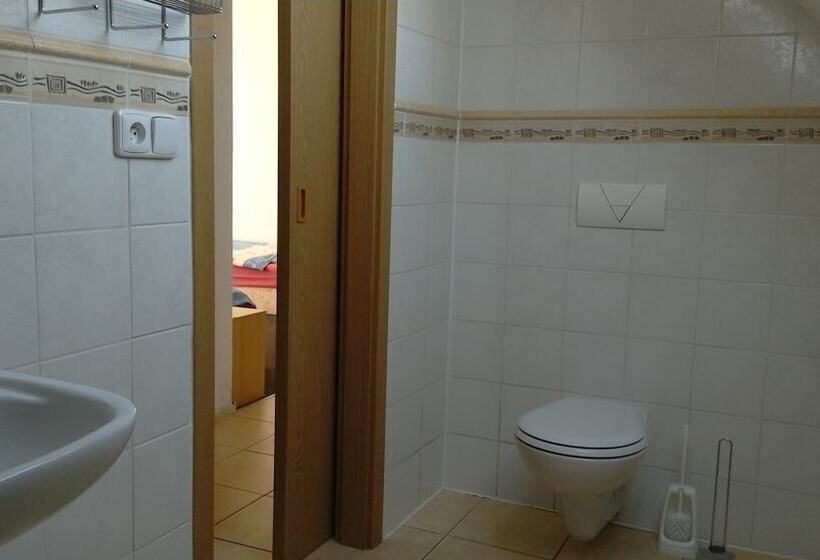 فندق Penzion A Restaurace Na Jízdárně