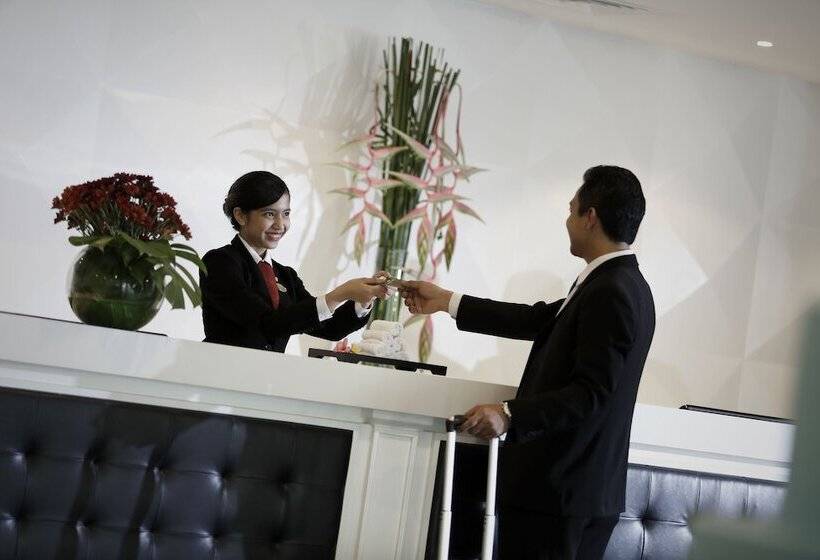 هتل Santika Kelapa Gading