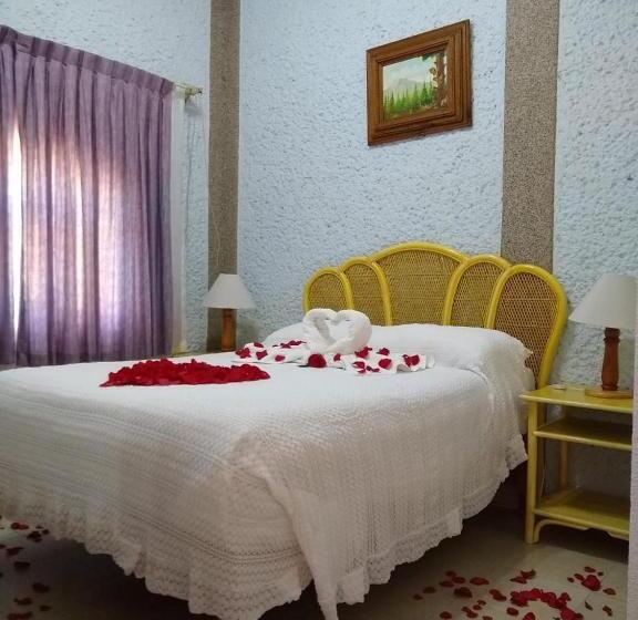 هتل Villa Monarca Inn