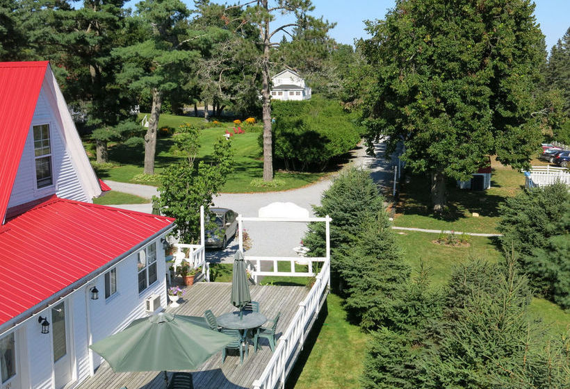پانسیون Tara Manor Inn