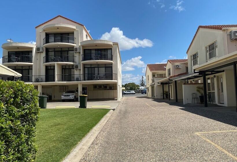 City Ville Apartments And Motel