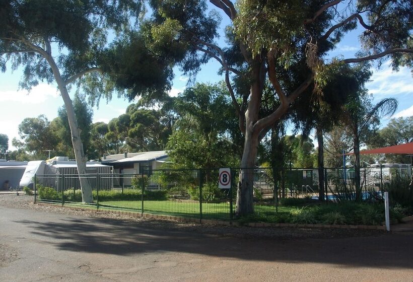 בית מלון כפרי Big4 Acclaim Prospector Holiday Park