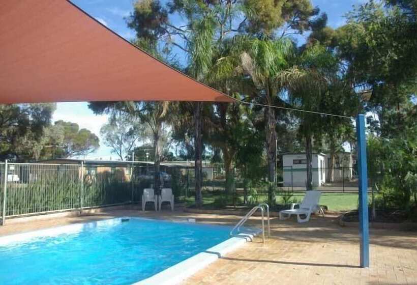 בית מלון כפרי Big4 Acclaim Prospector Holiday Park