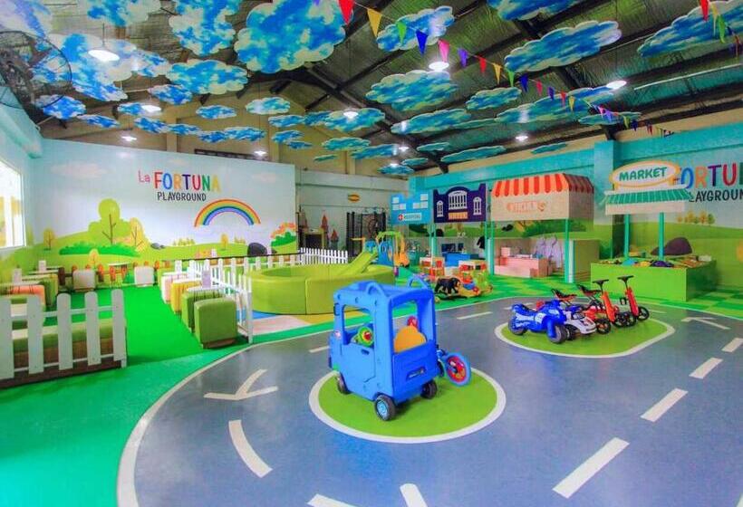 فندق Fortunagrande Seturan Yogyakarta