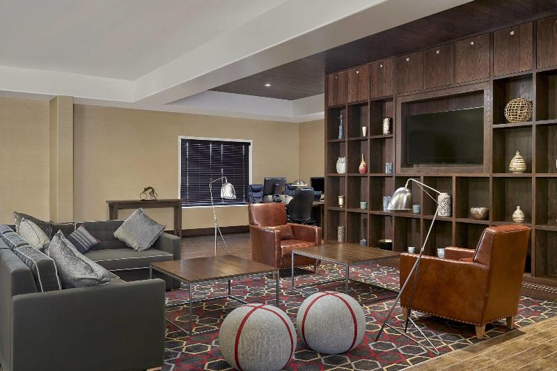 هتل Four Points By Sheraton Regina