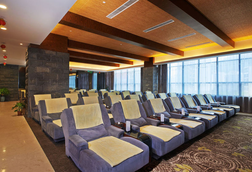 فندق Howard Johnson Hot Spring Resort Wugongshan