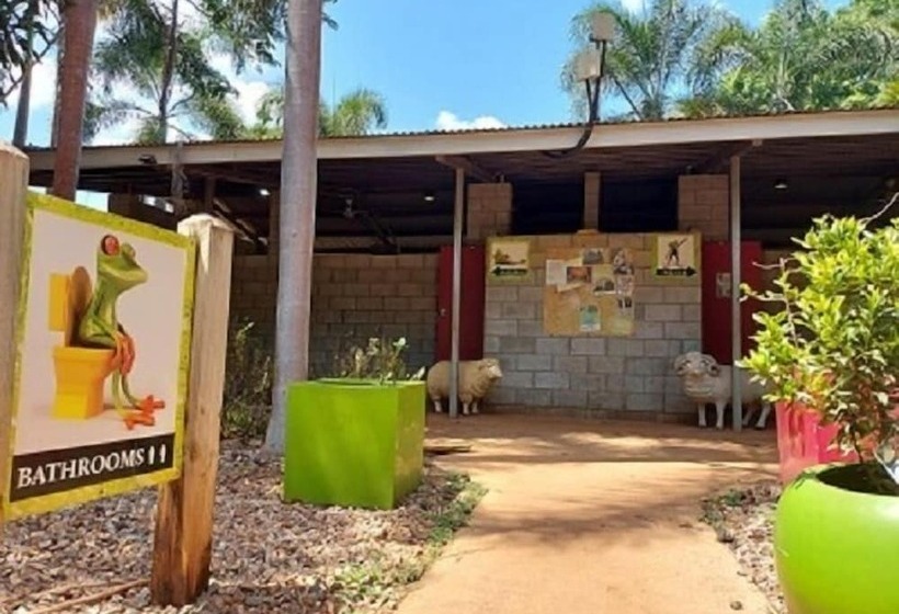 هتل Litchfield Tourist Park