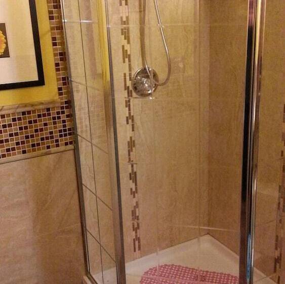 بنسيون Heather Place Inn