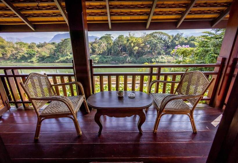 پانسیون Villa Khili Namkhan