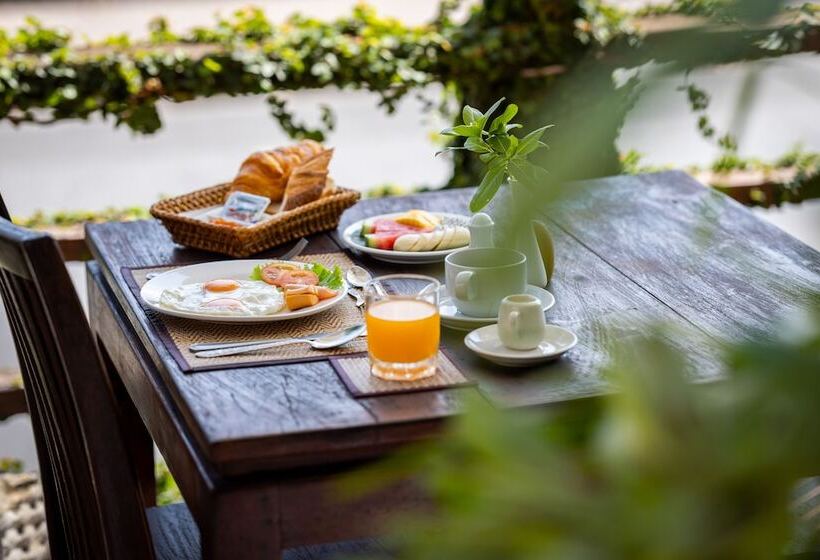 پانسیون Villa Khili Namkhan