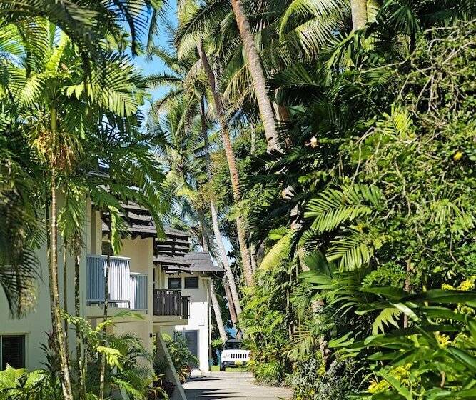 Ultiqa Fiji Palms Beach Resort