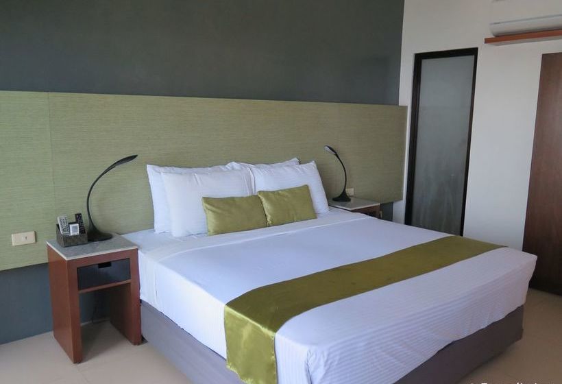 Aiyanar Beach And Dive Resort