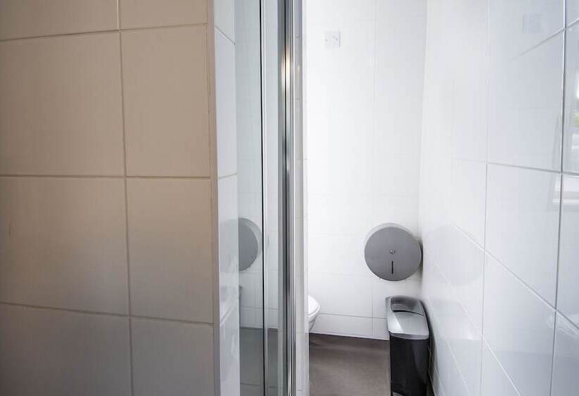 هاستل Safestay London Kensington Holland Park