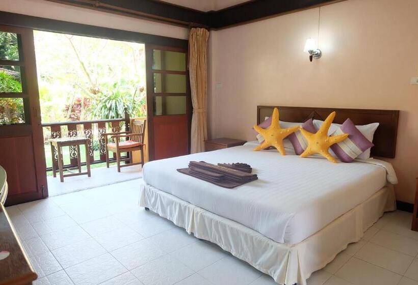 هتل Asia Divers Resort