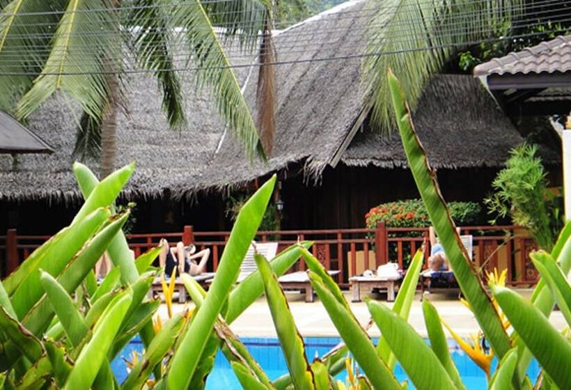 هتل Asia Divers Resort