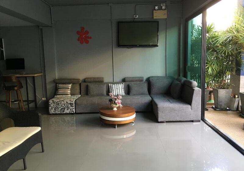 هتل Chalong Sea Breeze