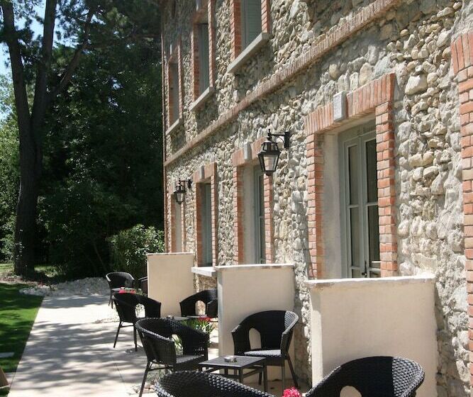 فندق Château Les Oliviers De Salettes