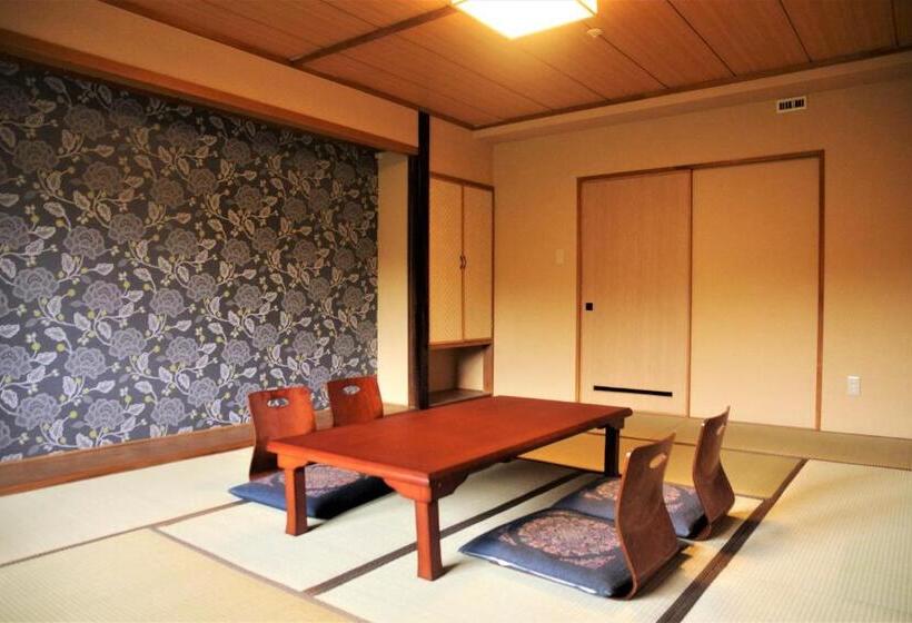 فندق K S House Hokkaido  Asahidake Onsen Hostel