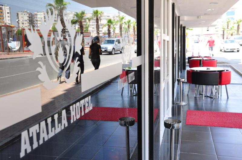 Fotos del hotel Lara Atalla:  10