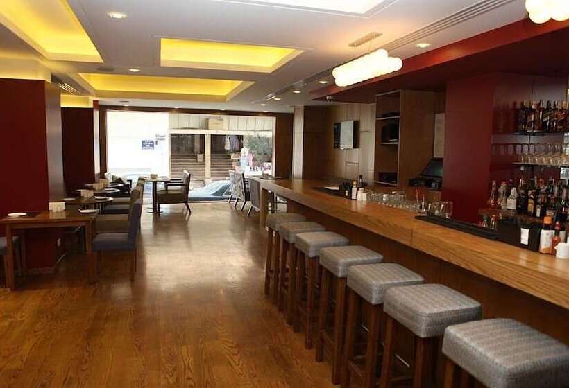 The J Hotel & Spa