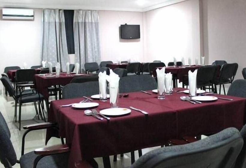 בית מלון כפרי Tyco City